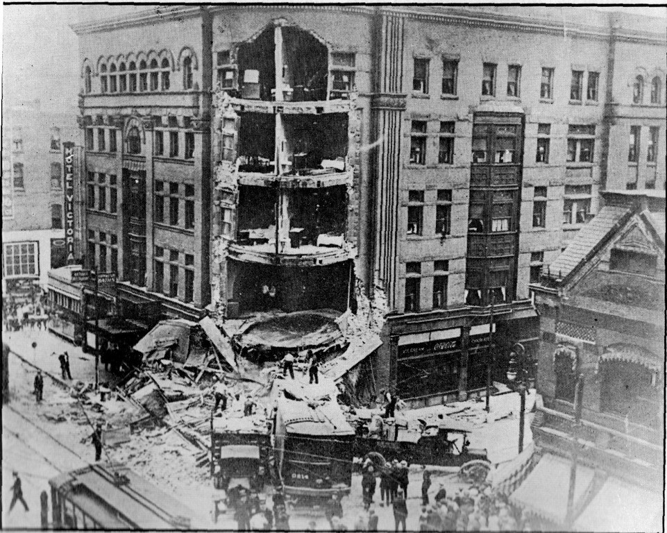 Springfield Hotel Victoria Trooley Crash-XL